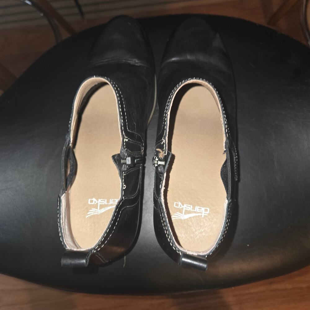 Dansko Harlene black leather ankle boots featuring a stacked block heel size 41 - Picture 5 of 8